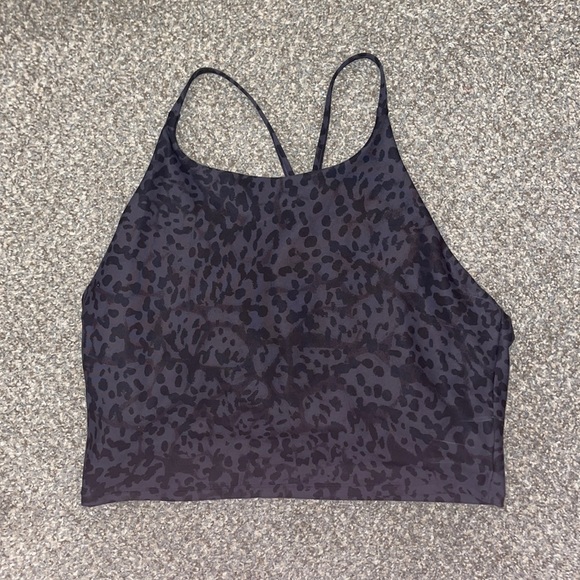 Old Navy Printed Activewear crop top - Picture 1 of 2